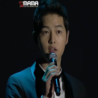 宋仲基《当年情》- - 现场致敬张国荣虽然不是科班出身但勇...