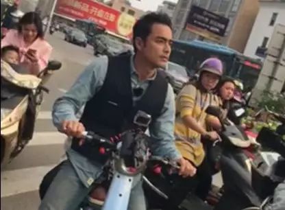 爆料:极限挑战来宁波录制?黄渤孙红雷明道现身!