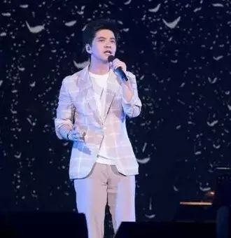 音乐诗人李健,因“梦”而唱