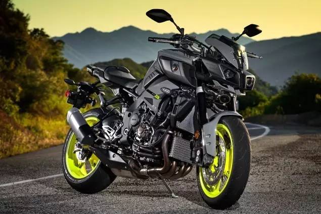                         阿姨附体：2017 YAMAHA MT-10