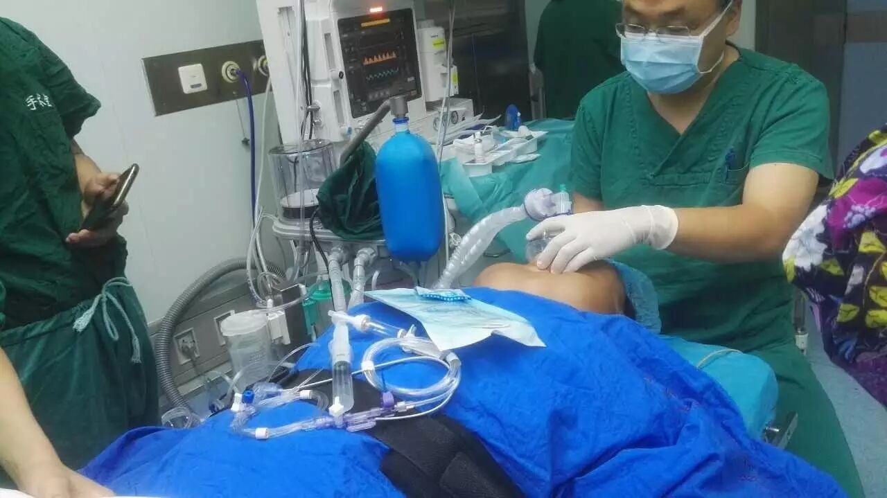 病例讨论：巨大甲状腺肿瘤切除术的麻醉处理