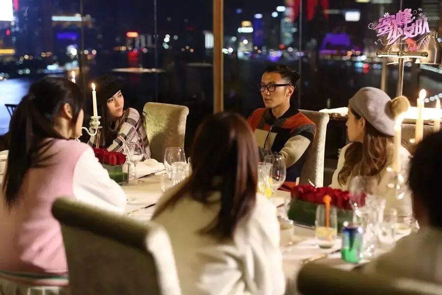 《蜜蜂》谢霆锋摆烛光晚餐 吴奇隆落泪