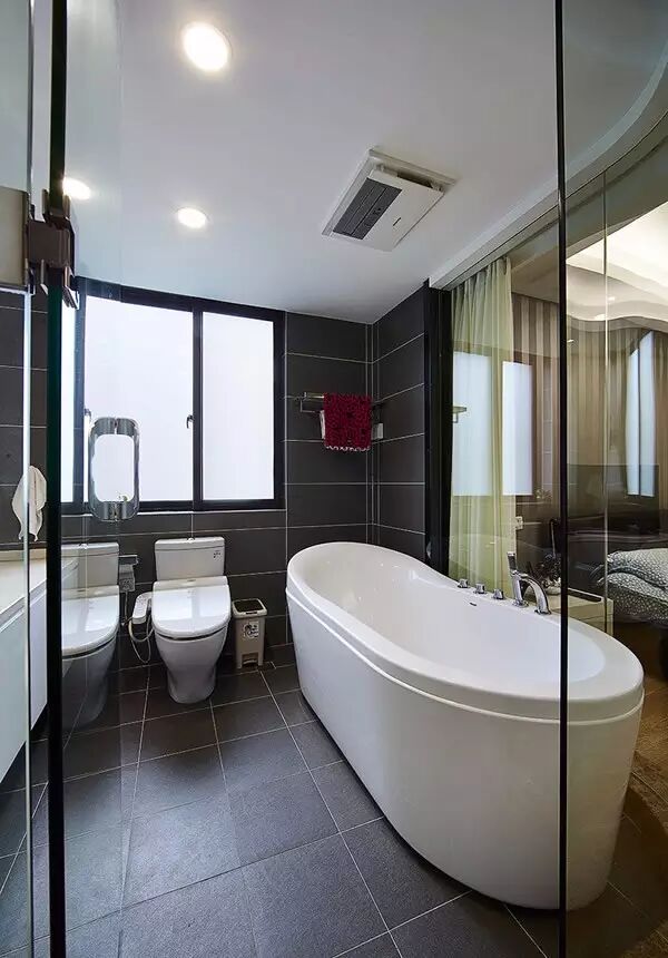 衛(wèi)生間里的瓷磚地板該如何搭配？