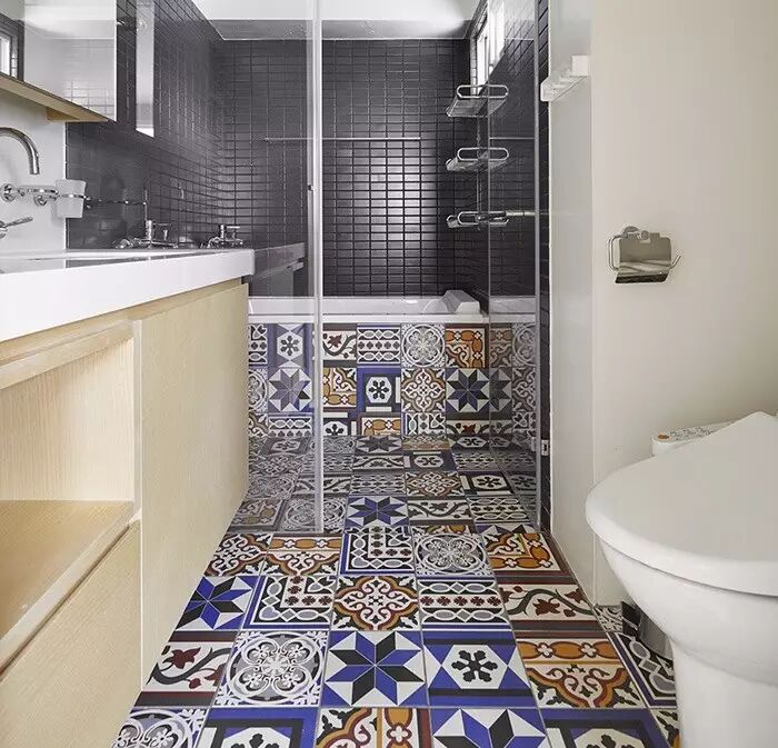 衛(wèi)生間里的瓷磚地板該如何搭配？