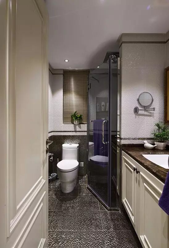 衛(wèi)生間里的瓷磚地板該如何搭配？