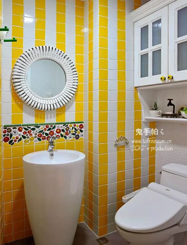 衛(wèi)生間里的瓷磚地板該如何搭配？