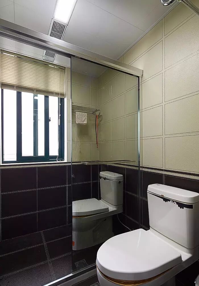 衛(wèi)生間里的瓷磚地板該如何搭配？