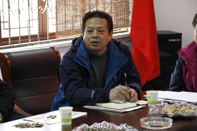 上海市盆景赏石协会理事会在万春园召开