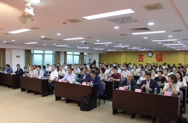 企业福音 | 我镇签订欧洲（古镇）国际灯饰平台战略合作协议