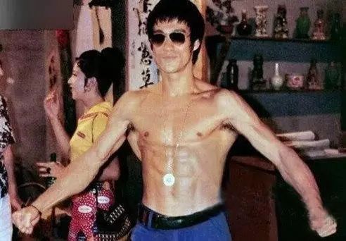 40年后再探李小龙死因,真是服用春药致死?