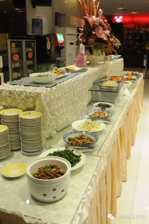 美味共分享北京皇朝烤鸭店自助餐仅需28元10元可得大闸蟹让你一次吃个