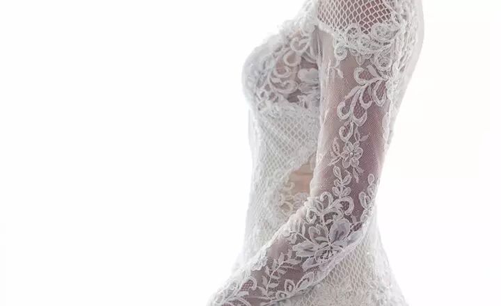 婚纱这样露就“型”了！