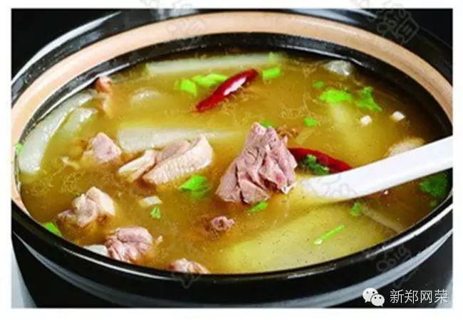 独领豫南的信阳炖菜不得不说,口味浓郁醇厚,强调原汁原味,选择绿色