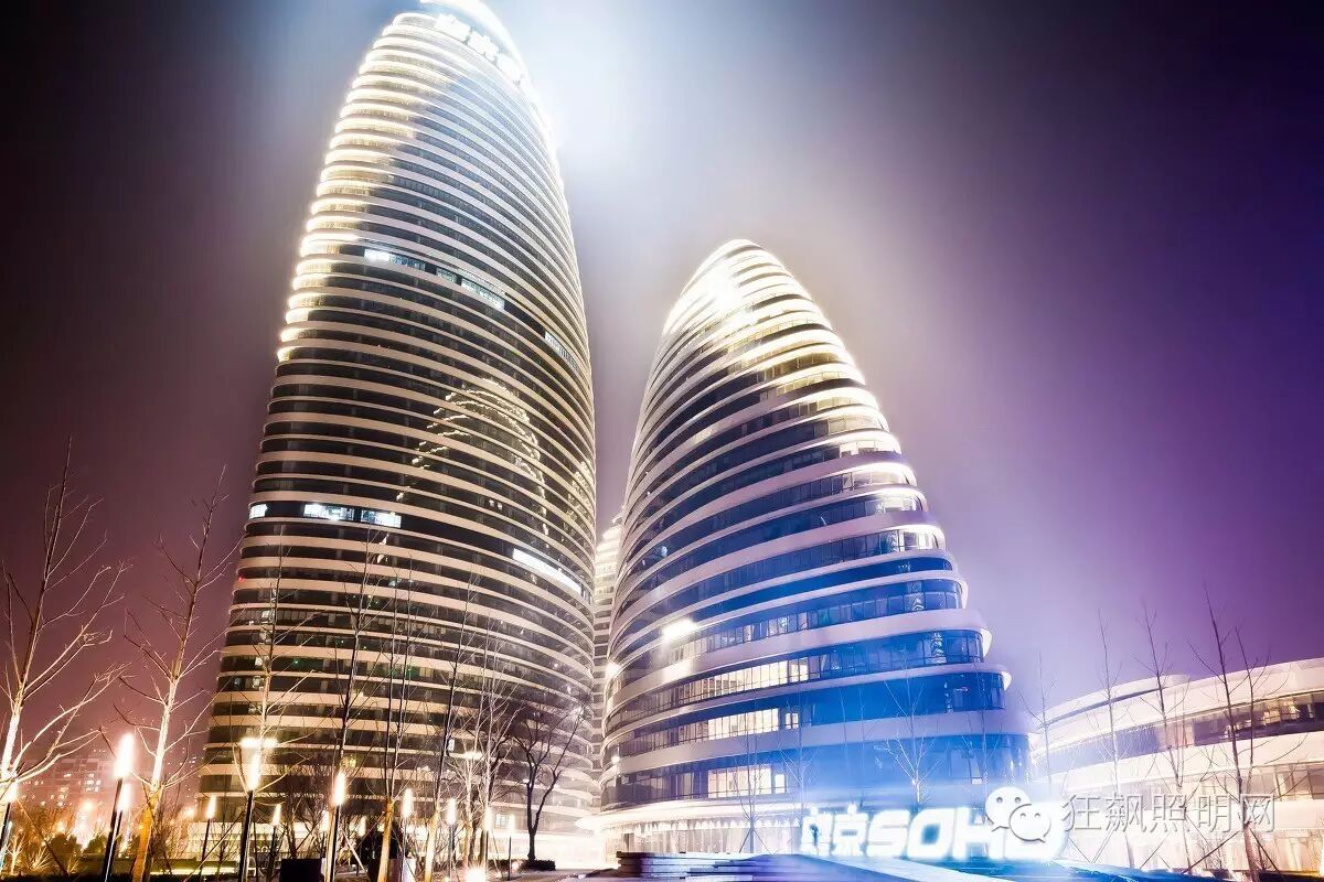 环贸巨幅LED被诉“光污染”无法可依造成监管无力