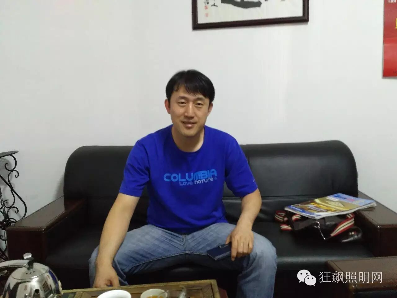 欧普照明沈阳十里河店：静观市场 谨慎投资