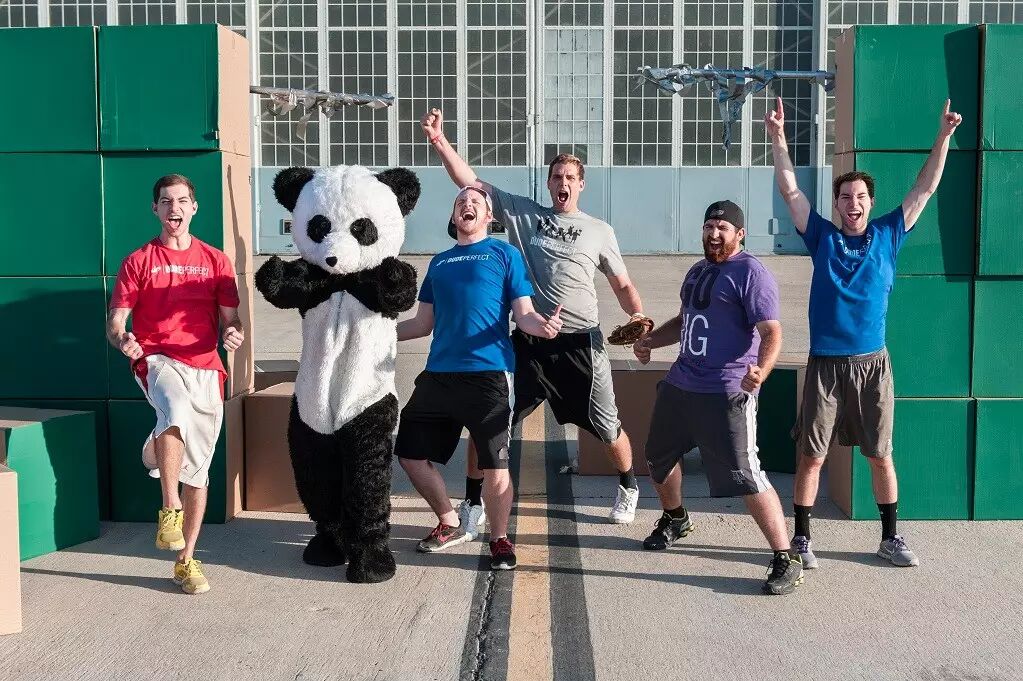 Dude Perfect把杂耍投篮玩成生意，看它如何做到800万用户