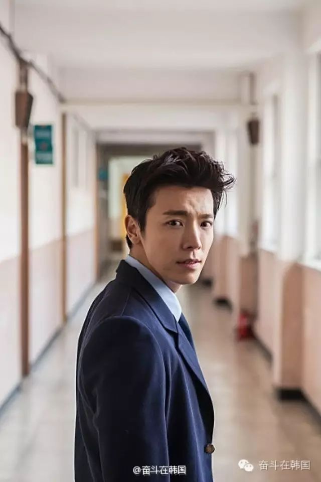 假期电影推荐!李东海主演《传闻》柯南附身,各种吊炸天...