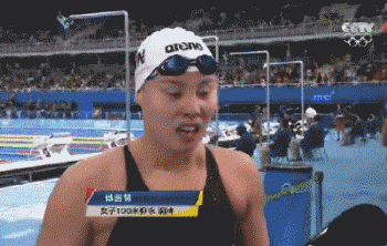 傅园慧:虽然我没有拿到奖牌…… 记者:……你拿到了诶,你是并列第三!