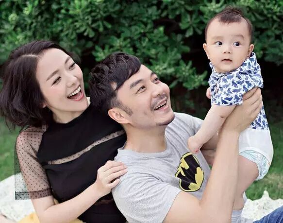 杨乐乐晒照为汪涵庆生 小沐沐喂食超温馨