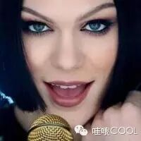 Jessie J与网友小姑娘隔空对唱《Flashlight》,非常好听