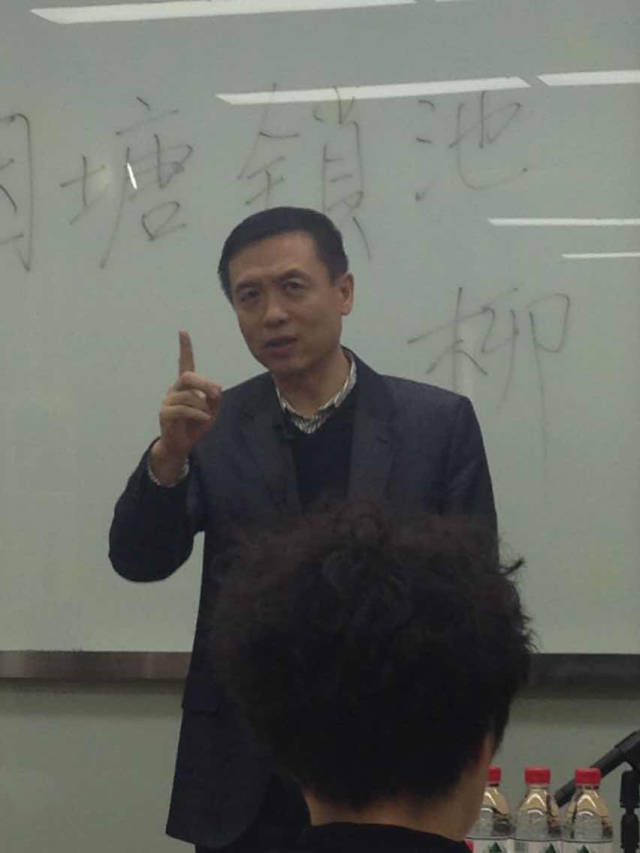 上海是团队时下前方；行业洗牌，抢手的制片人和技术人哪里来；技术视觉让我们意识半岛电竞官方
和创新；《微爱》成功，顾长卫导演背后团队之混录
