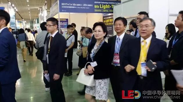 吴玲秘书长出席台北光电周并做特邀报告 呼吁两岸LED产业同仁增进合作，协同发展