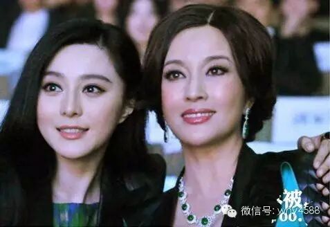 61岁刘晓庆与35岁范冰冰同框尴尬了谁?