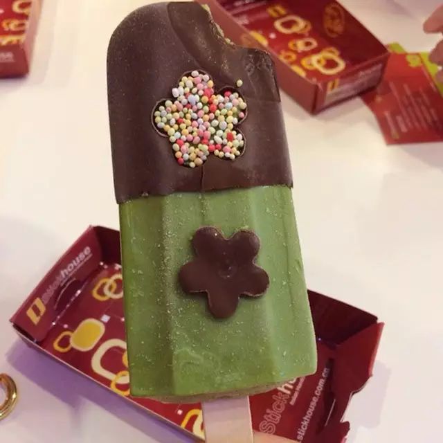 美哒哒的小编和你一起吃最美冰淇淋