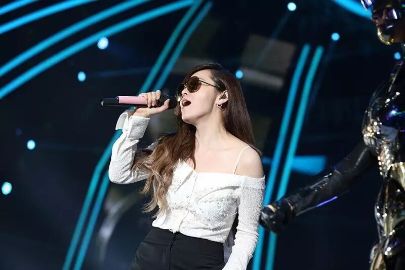 李宇春歌曲排名_李宇春出名歌_李宇春的经典歌曲再次登上音乐榜单，成为热曲