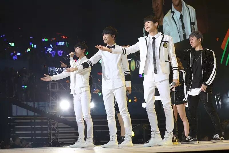 李宇春出名歌_李宇春歌曲排名_李宇春的经典歌曲再次登上音乐榜单，成为热曲