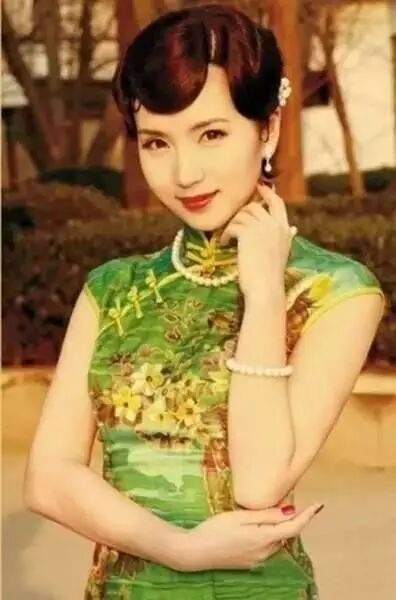 穿旗袍最美十大女星,刘诗诗第十,刘亦菲第五,第一名你...