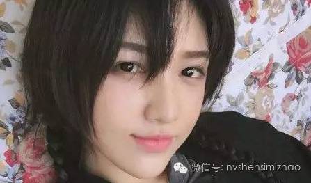 美女纹身师走红 高颜值撞脸吴亦凡范晓萱