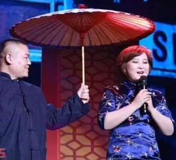 贾玲、岳云鹏亲昵似“闺蜜”,郭德纲不忍直视