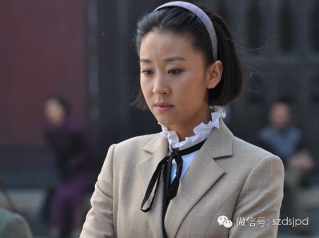电视剧《突围正在》剧中越狱,身份特工热播饰演双重苗圃精明干练的抗日战争电视剧太行山拥有图片