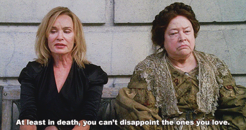 2014年的《美国恐怖故事》第三季《american horror story: coven女巫