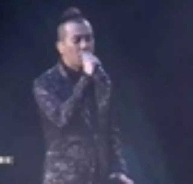 陈小春和应采儿甜蜜对唱