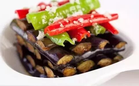 微养生：这样吃茄子等于在服毒 食品有毒部位你知道吗？