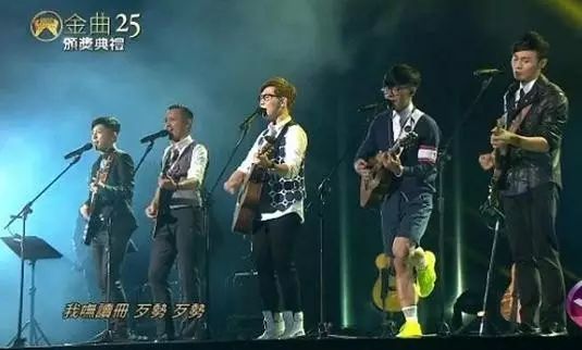 品冠,范逸臣,李荣浩,卢广仲live震撼合作♬吉他弹唱串...