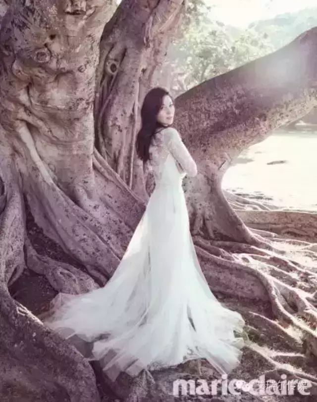 金荷娜唯美女神穿出优雅美姿婚纱照