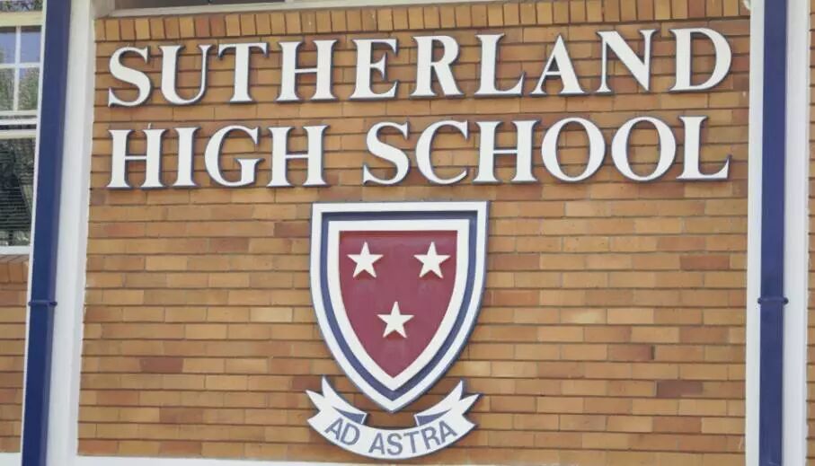 【Sutherland】扒完这所美国高中,终于知道男神王力宏为...
