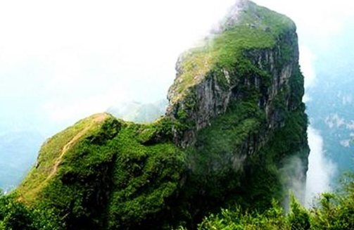 【云南的山】云南最高、最美的16座山峰大盘点，登山徒步爱好者的天堂！
