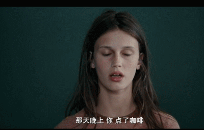 在周末和晚上,就从一个平日里很乖巧的孩子变成了一个