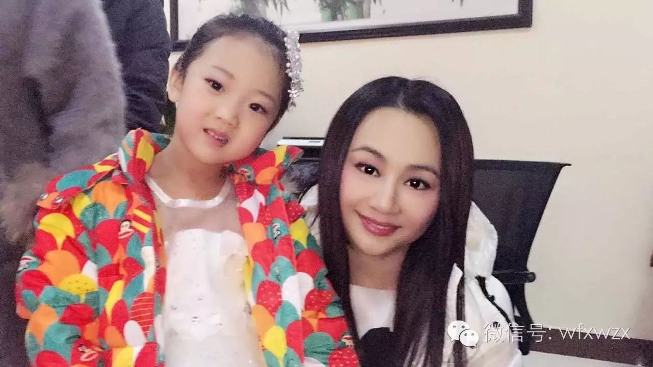 潍坊6岁的小姑娘央视高歌一曲 网友说秒杀韩红