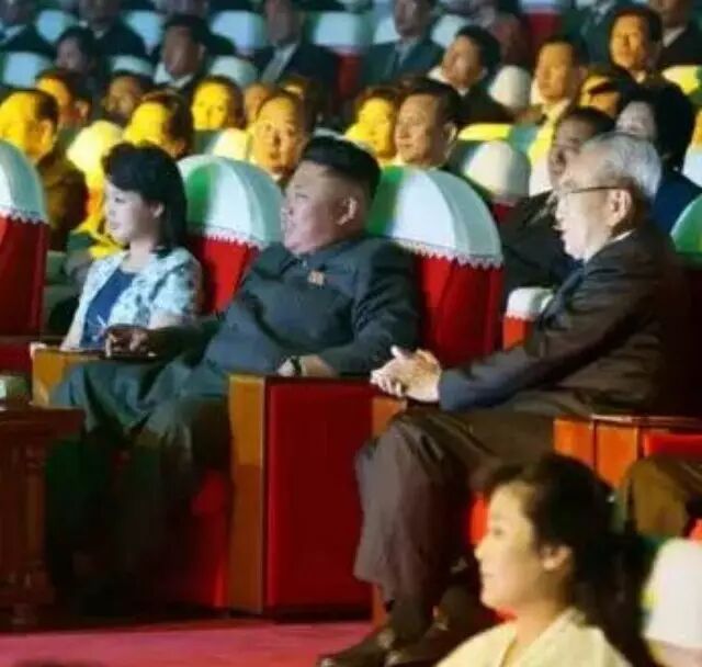 金正恩向牡丹峰乐团成员授军衔 称其展艺术威力