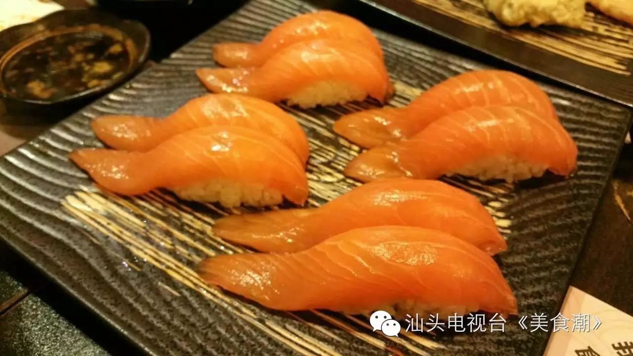 第一款:三文鱼握寿司