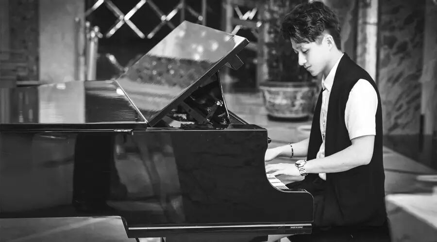 【最温岭】就是要你认识他!温岭歌手陈王杰,关键词:帅、潮、唱歌好听到会怀孕!-怀孕期