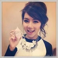 邓紫棋暴瘦,机场照暴露了她每天吃啥!