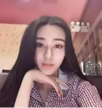 女子整容成范冰冰,相似度99%,你能分清哪个是范冰冰吗?