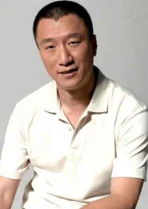 成名前贫困潦倒吃穿发愁的10大明星