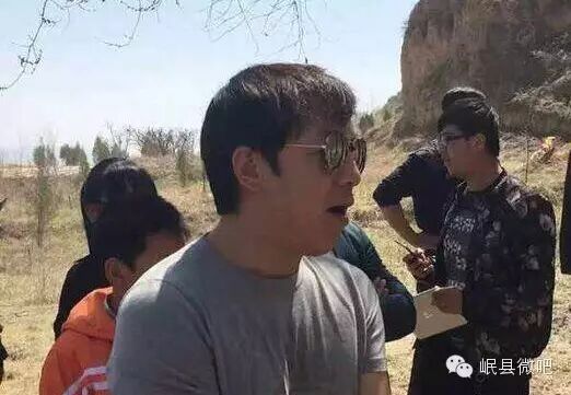 著名影星黄渤竟然是甘肃临洮人!今天来祭祖了,看图~